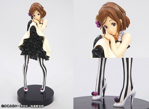 【Yui 】 Amazon.com: Banpresto K-ON SQ Figure - 47972 - Yui Hirasawa