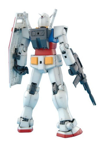 Kidou Senshi Gundam - RX-78-2 Gundam - MG #111 - 1/100 - Ver 2.0 (Bandai)