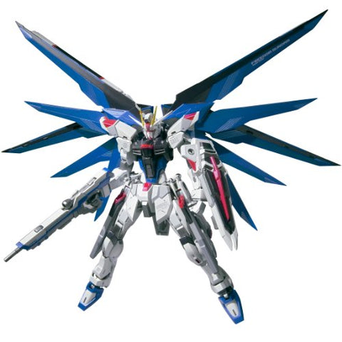Kidou Senshi Gundam SEED - ZGMF-X10A Freedom Gundam - Metal Build - 1/100 (Bandai)
