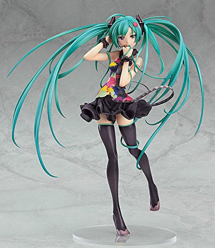 Which Miku figure do you like better?! #solarisjapan #hatsunemiku