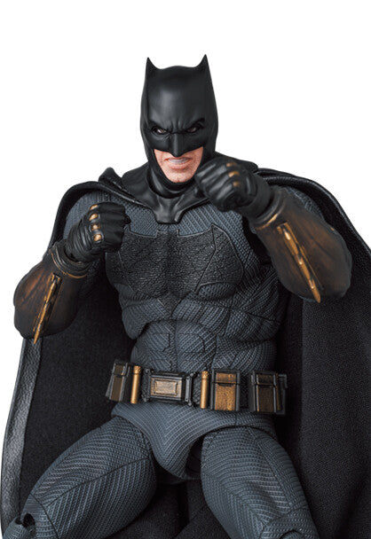 mafex bruce wayne