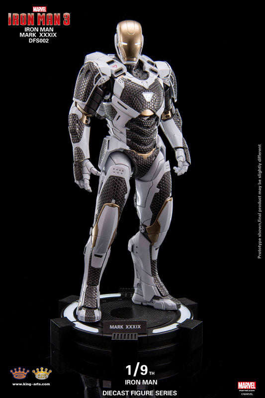 Iron Man 3 - Iron Man Mark39 Star Boost 1/9 Diecast Figure