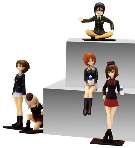 1/35 Oarai Girls High School x Kuromorimine Girls High School with Instructor Chono "Sukoshi dake Oyasumichu no Jokei Figure Set Desu" (5 Figures) Unpainted Kit