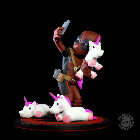 Q Pop - Marvel Comics: Deadpool PVC Figure Selfie ver