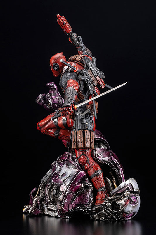 Deadpool - Fine Art Statue - Fine Art Statue Signature Series - 1