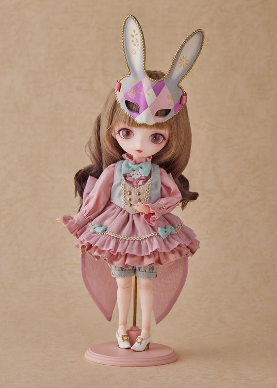 Harmonia bloom Seasonal Doll Beatrice Complete Doll