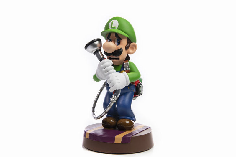 Luigi's Mansion 3/ Luigi 9 Inch PVC Statue