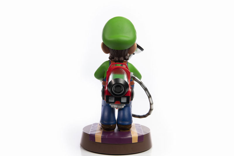 Luigi's Mansion 3/ Luigi 9 Inch PVC Statue