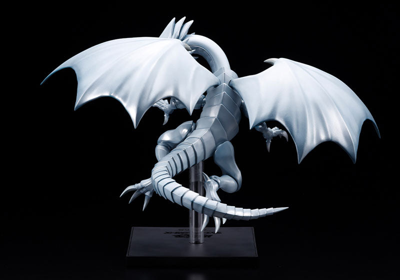 Blue-Eyes White Dragon - Yu-Gi-Oh! Duel Monsters
