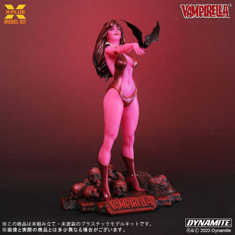 Vampirella - Jose Gonzalez Edition - Glow in the Dark - 1/8 - Model Kit (X-Plus)