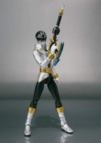 SHFiguarts GOKAI SILVER フィギュア Amazon.com: Bandai S.H.Figuarts : Gokai Silver : Toys & Games