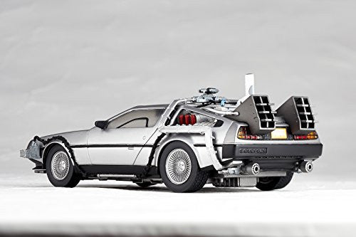 リボルテック デロリアン Back to the Future Part II - DeLorean Time Machine - Figure
