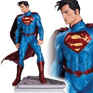 Superman: Man of Steel - Superman Statue by John Romita, Jr.