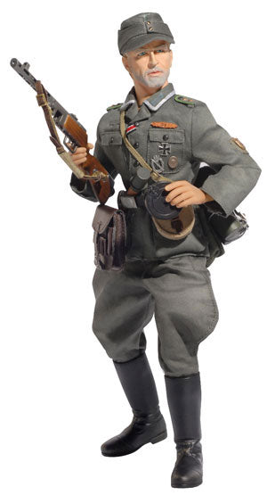 Action Figure 1/6 WW.II German Master Sergeant Steiner and German Red Cross Eva Eastern Front 1943