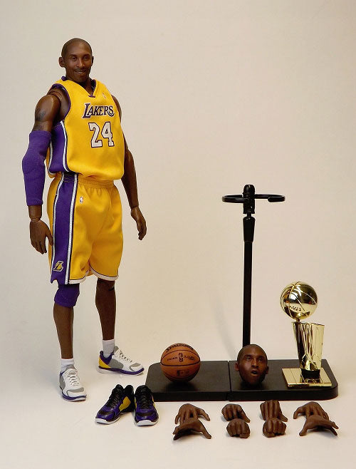 1/6 Real Masterpiece Collectible Figure - NBA Collection: Kobe Bryant