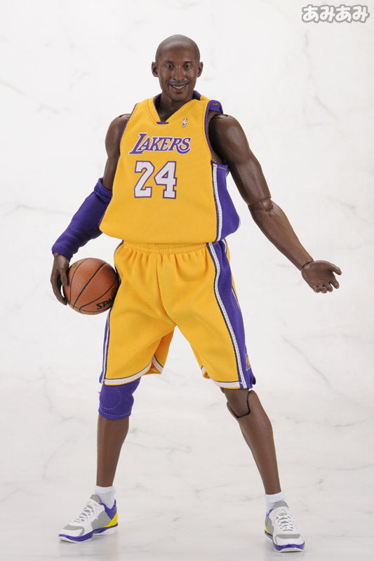 1/6 Real Masterpiece Collectible Figure - NBA Collection: Kobe Bryant