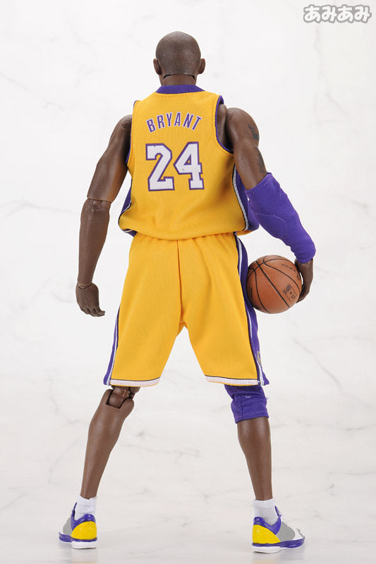 1/6 Real Masterpiece Collectible Figure - NBA Collection: Kobe Bryant