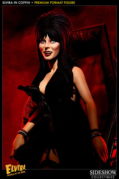 Elvira 1/4 Scale Premium Figure- Elvira in Coffin - Solaris