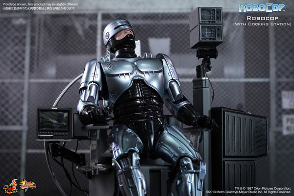 Movie Masterpiece DIECAST - Robocop 1/6 Scale Figure: Robocop w/Docking Station
