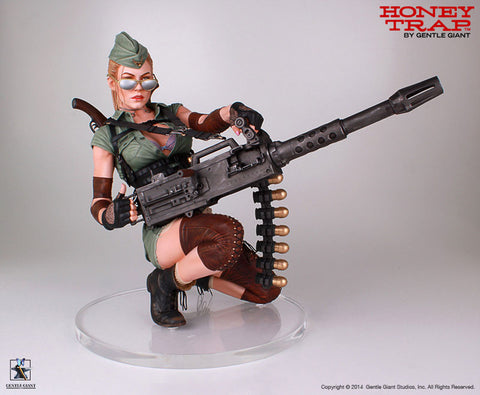 Honey Trap 1/4 Scale Statue - Lucky　
