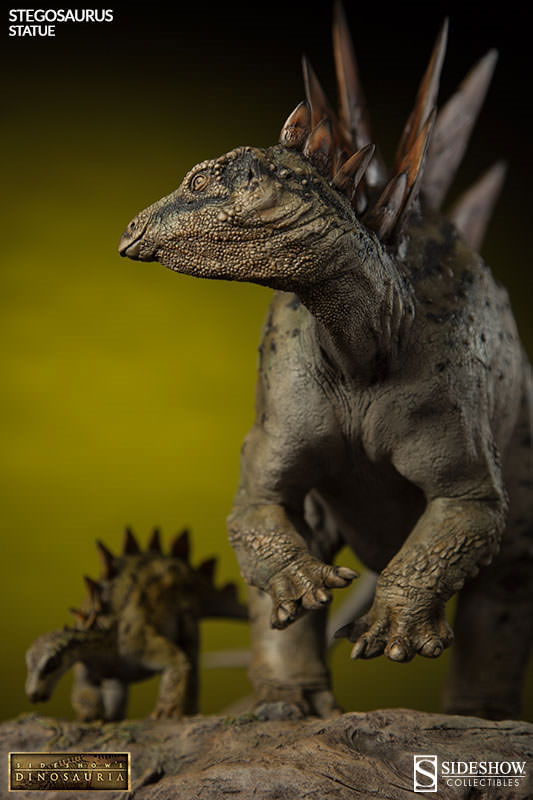 Dinosauria Statue - Stegosaurus