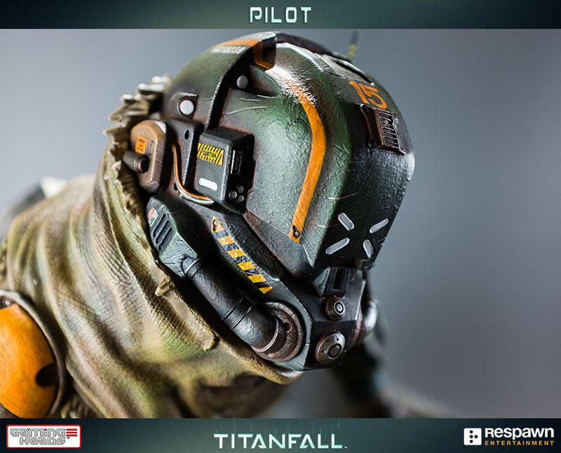 Titan Fall / Titan Pilot Statue - Solaris Japan