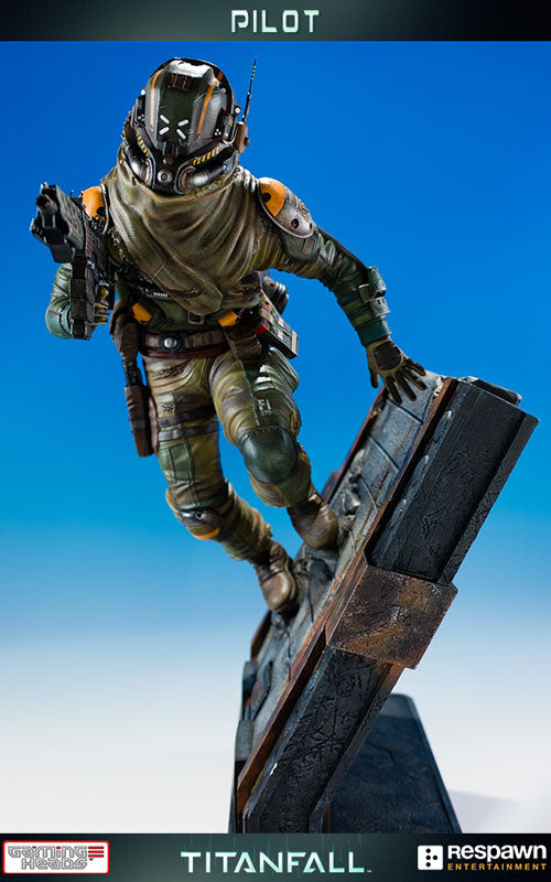 Titan Fall / Titan Pilot Statue
