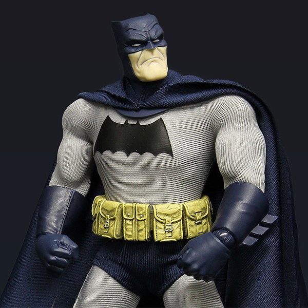 Batman:The Dark Knight Returns - Mezco Direct Limited Batman 1/12 Action Figure