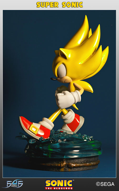 JUL152450 - SONIC MODERN SUPER SONIC STATUE - Previews World