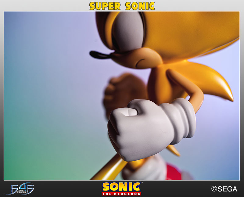 JUL152450 - SONIC MODERN SUPER SONIC STATUE - Previews World