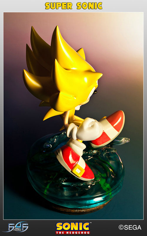 JUL152450 - SONIC MODERN SUPER SONIC STATUE - Previews World