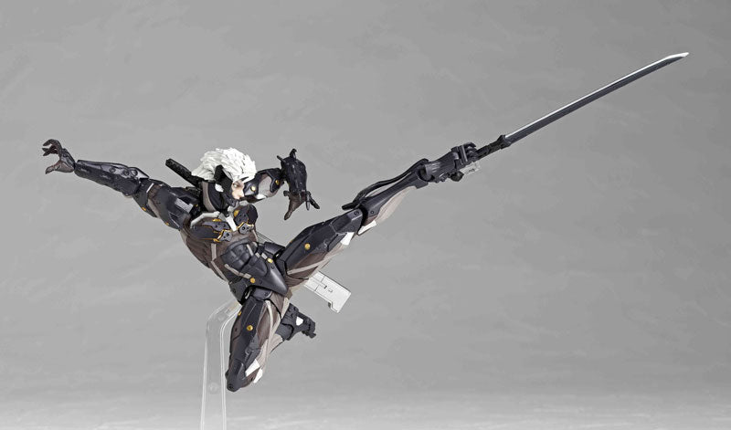 Revoltech Yamaguchi No.140 METAL GEAR RISING REVENGEANCE - Raiden