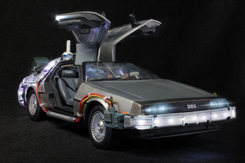 Back To The Future Part II 1/20 Magnetic Floating DeLorean Time