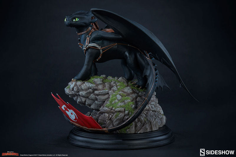 "How to Train Your Dragon 2" Statue Toothless