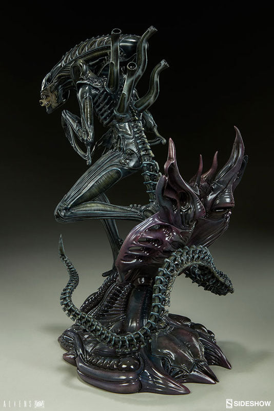 "Aliens" Statue Alien Warrior