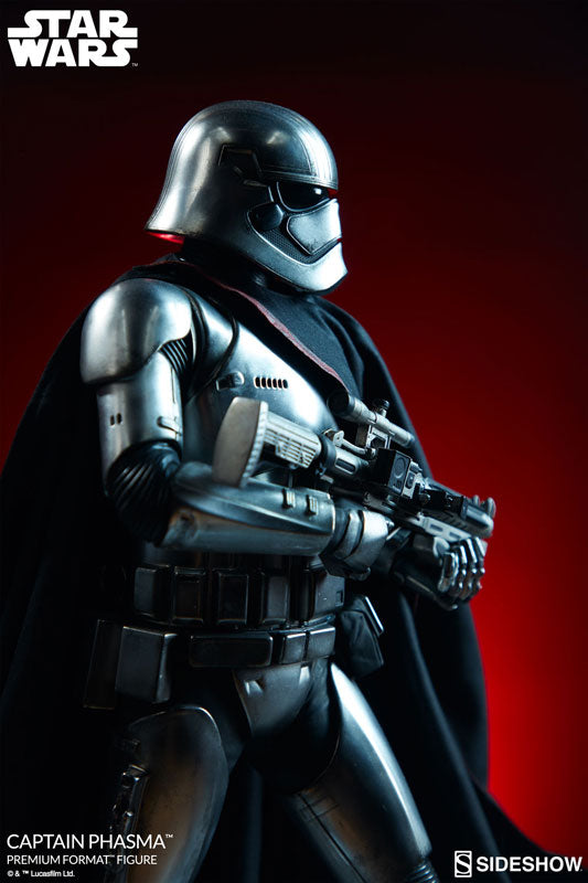 Star Wars: The Force Awakens - Premium Format Figure: Captain Phasma