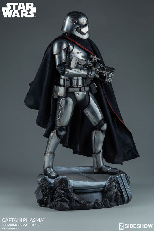 Star Wars: The Force Awakens - Premium Format Figure: Captain Phasma