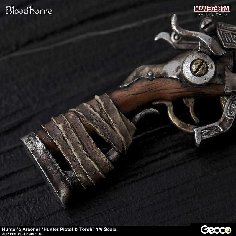 Bloodborne - Hunter's Arsenal: Hunter Pistol & Torch 1/6 Scale Weapon　