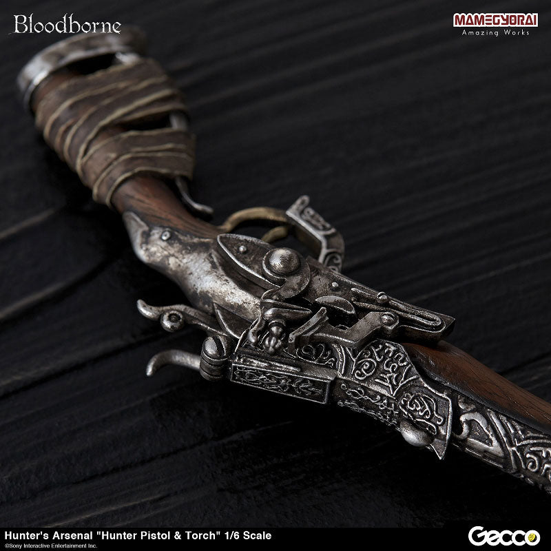 Bloodborne - Hunter's Arsenal: Hunter Pistol & Torch 1/6 Scale Weapon　