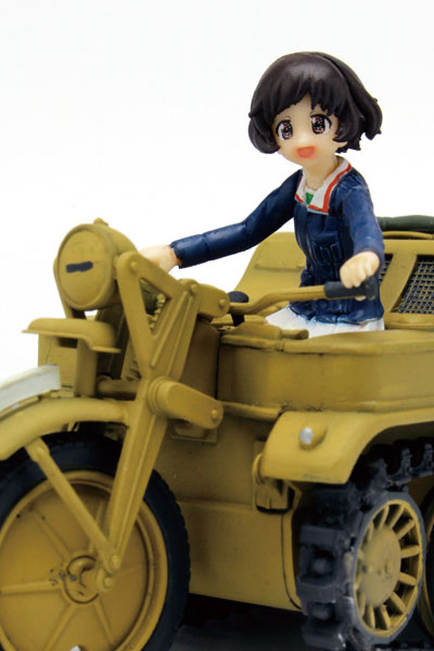 Girls und Panzer the Movie 1/35 Miho & Yukari Kettenkrad Oarai Girls High School Style Assembly Type Tracks desu!! Plastic Model