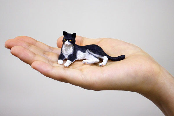 1/12 Japanese Cat Tuxedo Cat (Lying Down)