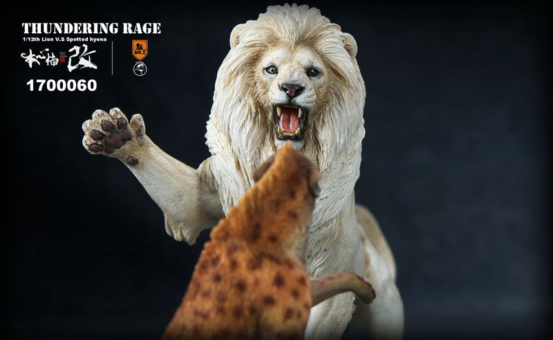 1/12 Lion VS Hyena Statue Light Color