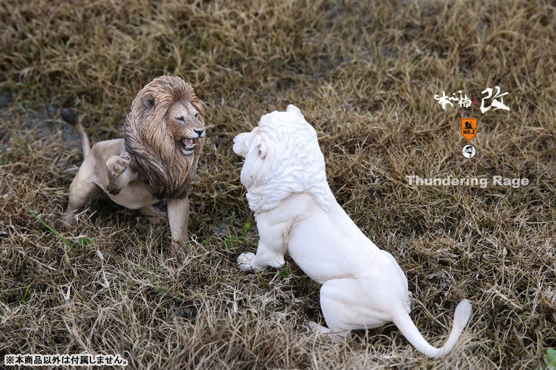 1/12 Lion VS Hyena Statue Light Color