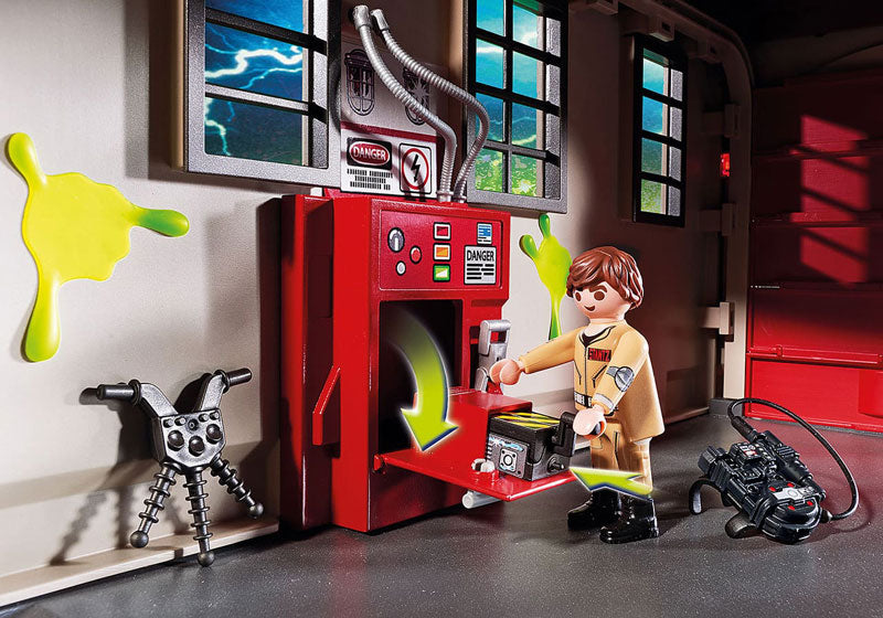 Playmobil 9219 "Ghostbusters" Base in the Fire Station