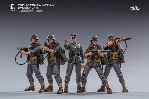 1/18 Armed Forces WWII German National Defense Force Mounted Edition