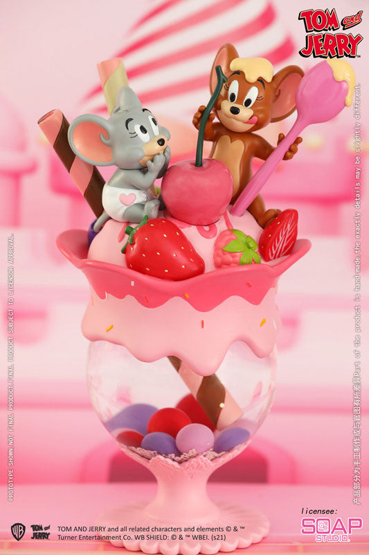 "Tom and Jerry" Snow Globe Jerry and Tuffy (Strawberry Parfait)