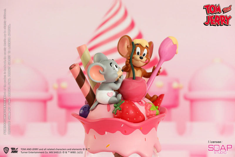 "Tom and Jerry" Snow Globe Jerry and Tuffy (Strawberry Parfait)