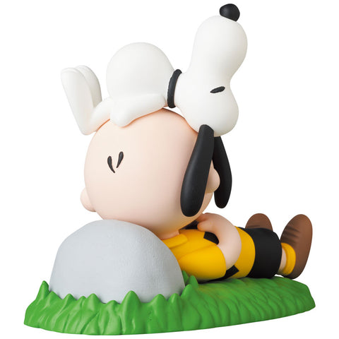 Ultra Detail Figure No.681 - PEANUTS SERIES 13 - NAPPING CHARLIE BROWN & SNOOPY (Medicom Toy)