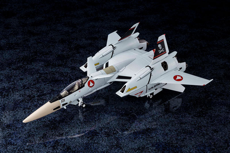 VF-4 Lightning III - Choujikuu Yousai Macross: Flash Back 2012