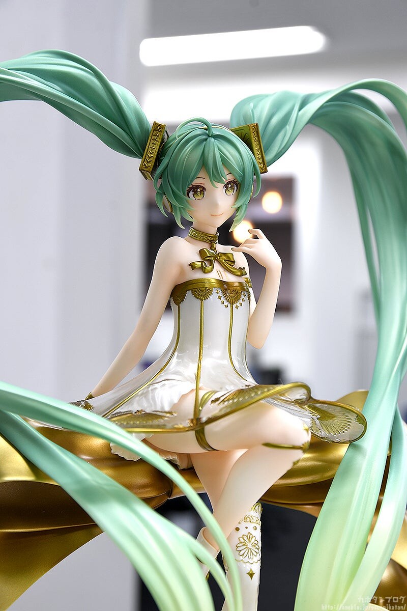 Vocaloid - Hatsune Miku - 1/1 - Symphony 2022 Ver. (Good Smile